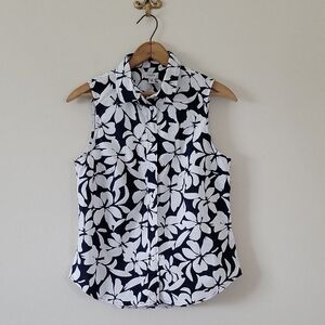 NWT J Crew Navy White Sleeveless Floral Print Cotton Poplin Shirt Size Medium